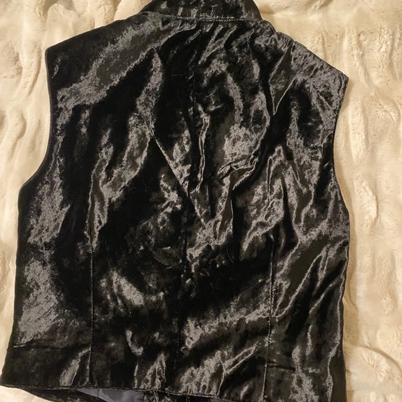 Double D Ranch Wear Studded Crushed Velvet Vest - Picture 9 of 9